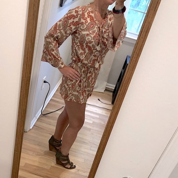 Beautiful Romper! *Size Small - Live Pics Included - Picture 4 of 9